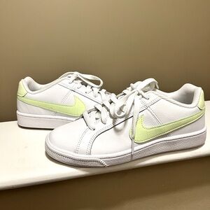 Women’s Nike Court Royale Skateboarding Shoes
